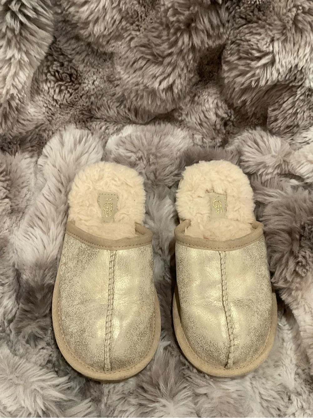 UGG Kids Metallic Cream Shearling Lined Slippers